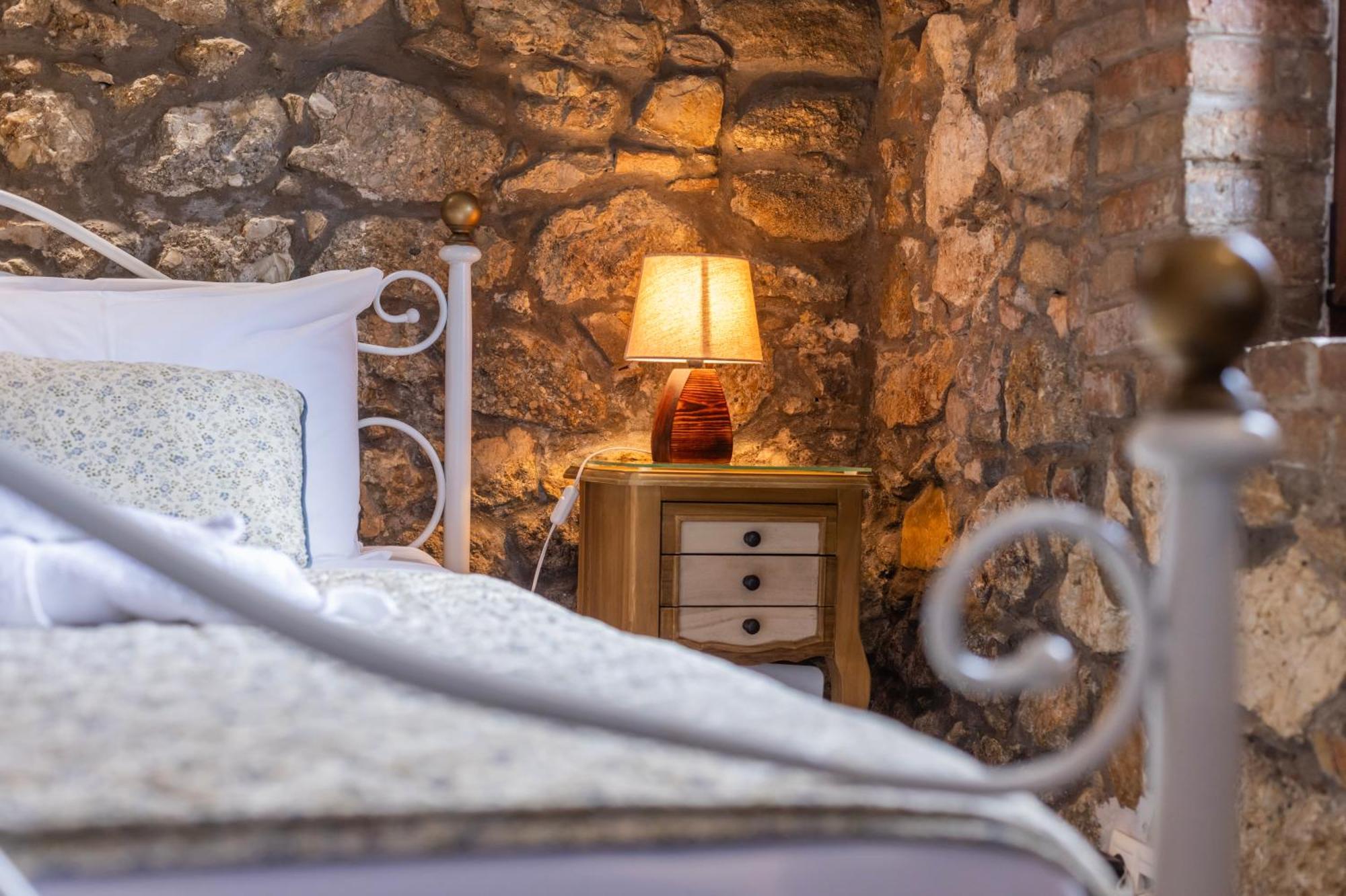 The Stone Suite โมไรตีกา ภายนอก รูปภาพ